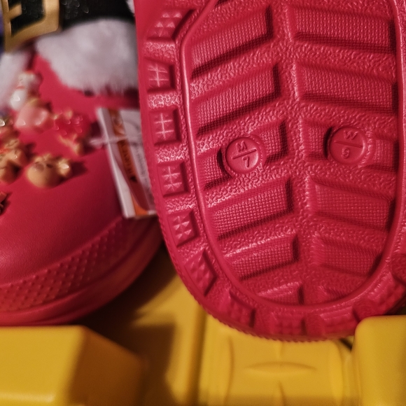 🎅🏾 Step Into Holiday Cheer! Custom Classic Lined Santa Crocs! - Picture 8 of 8